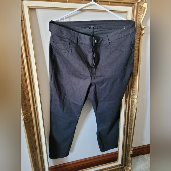 Black crop jeggings - Picture 1 of 7